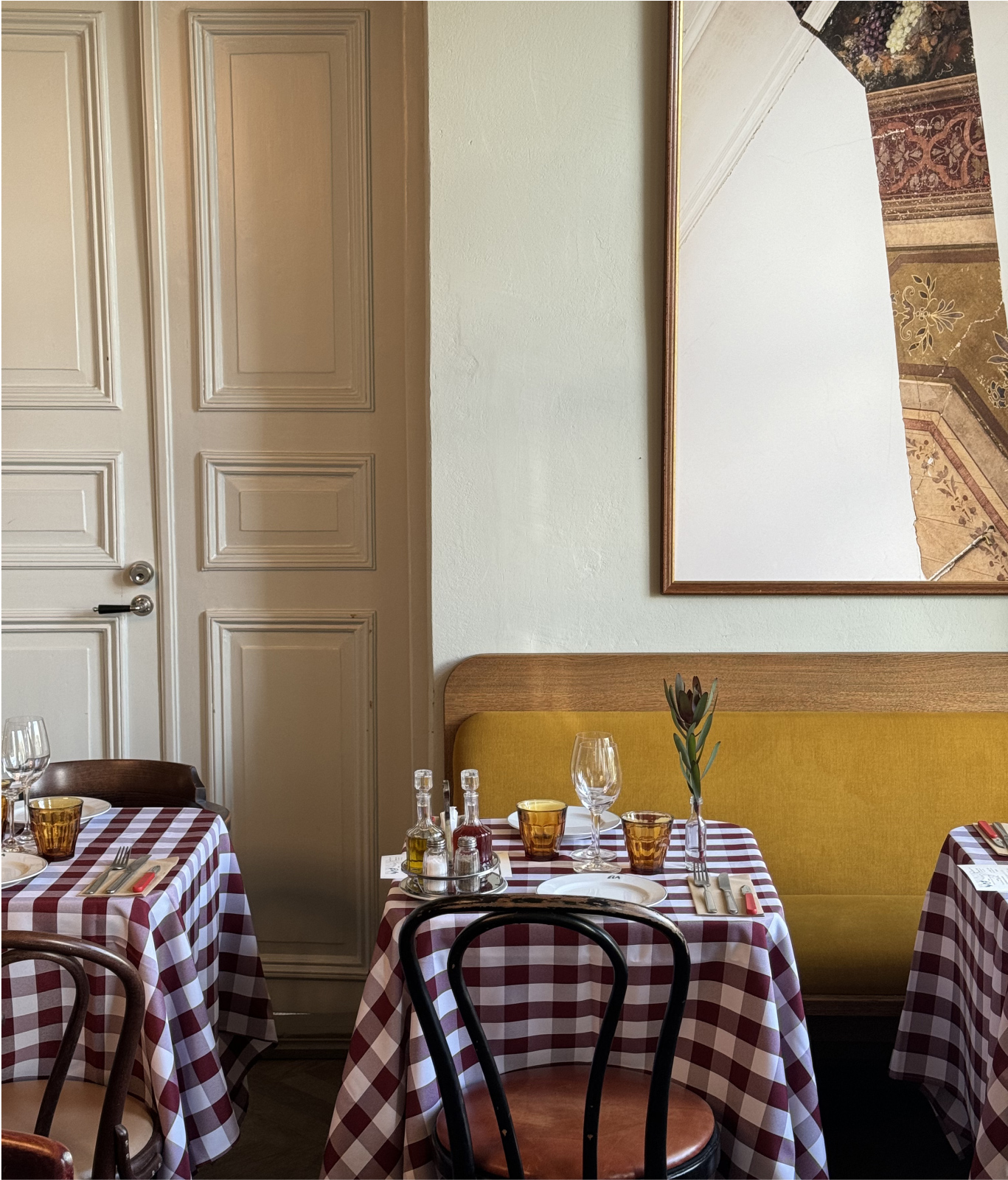 Restaurant Elm red and white checkered table cloths in main hall