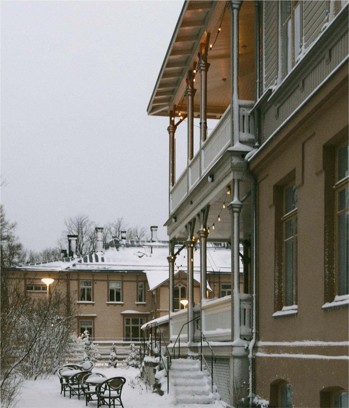 The terrace of Restaurant Elm in the snow