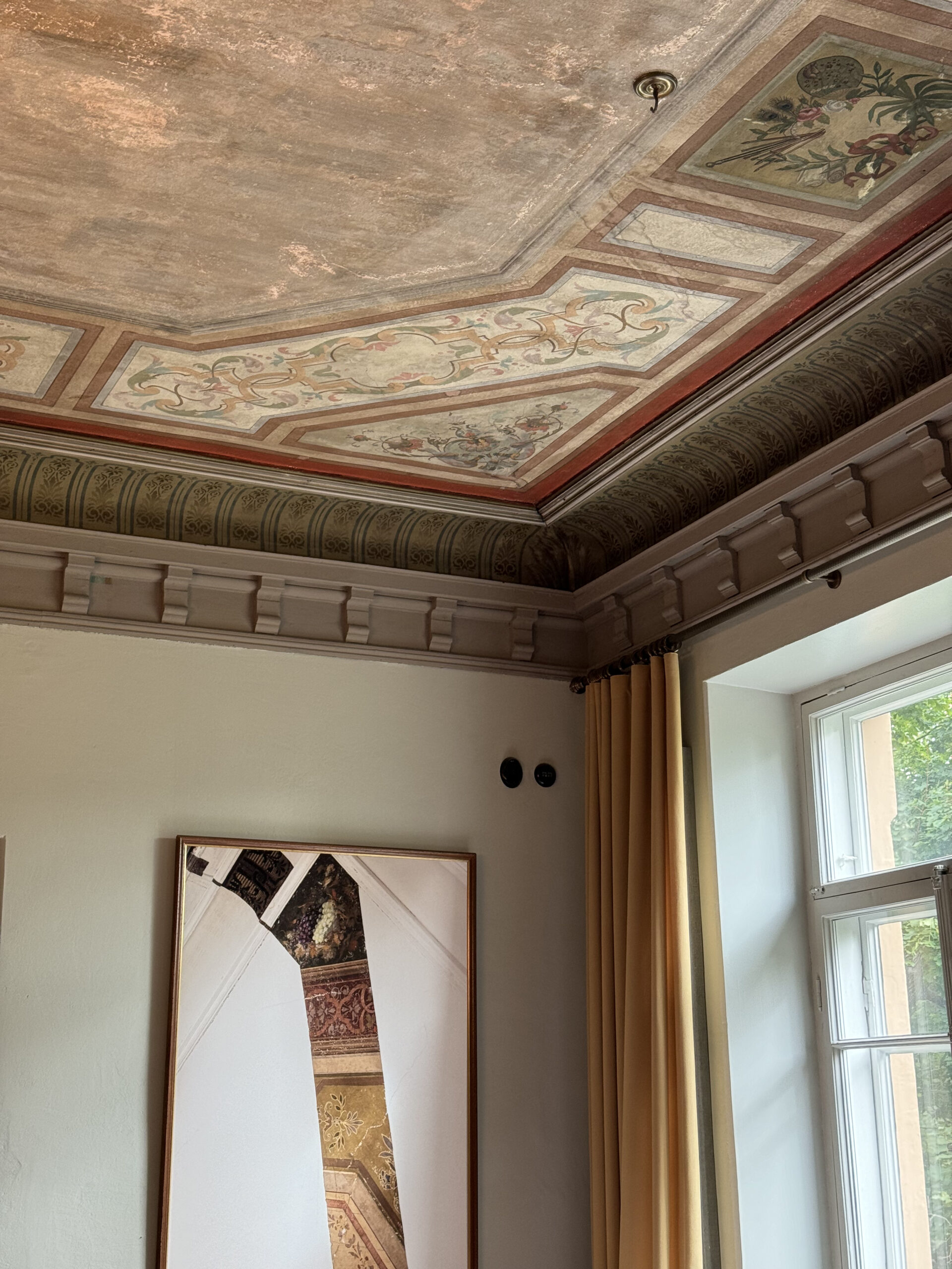 Restaurant Elm interior detail ornament ceiling