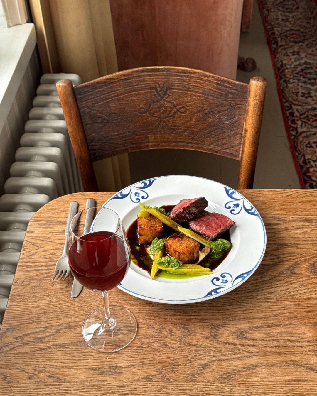 Deer main and Red Wine at restaurant Elm