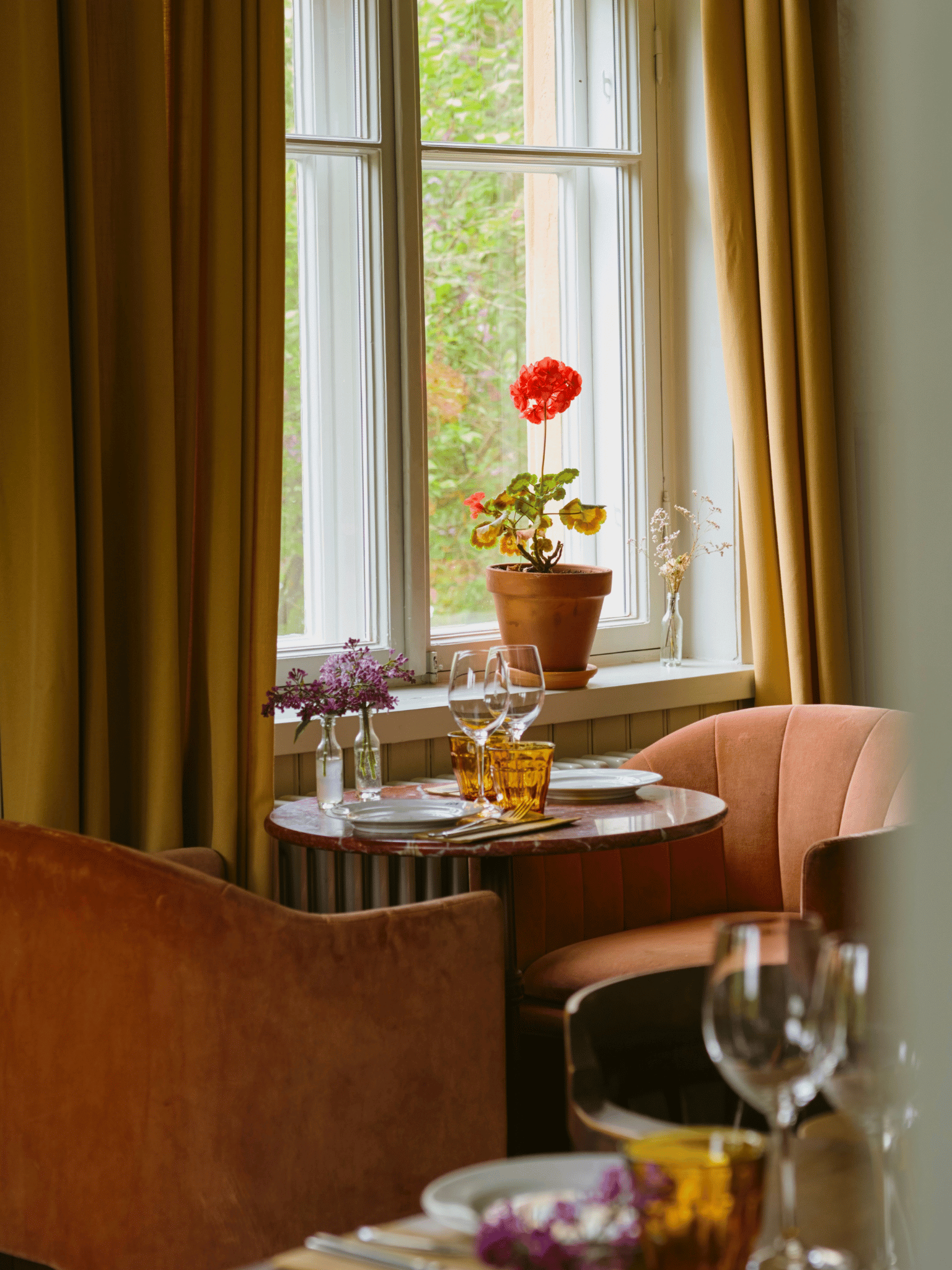 Elm Corner Room